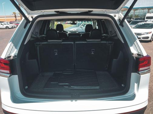 Pure White 2021 Volkswagen Atlas 3.6 V6 SEL