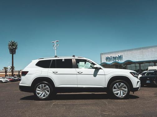 Pure White 2021 Volkswagen Atlas 3.6 V6 SEL