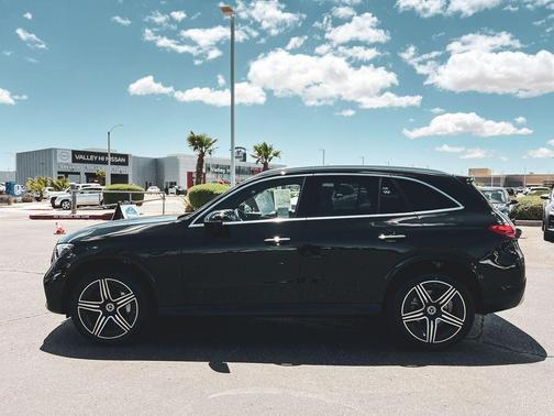 Black 2023 Mercedes-Benz GLC 300 Base