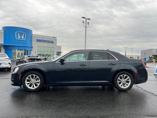 2019 Chrysler 300 Touring