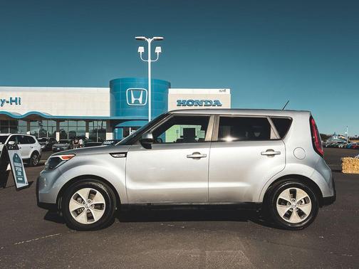 2016 Kia Soul Base