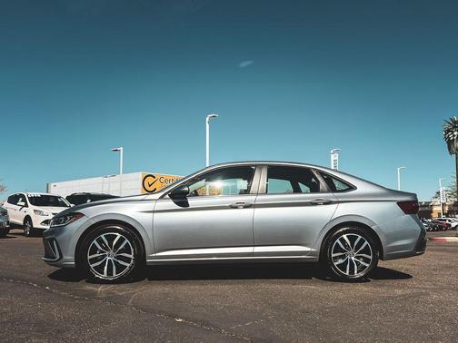 2025 Volkswagen Jetta 1.5T SE