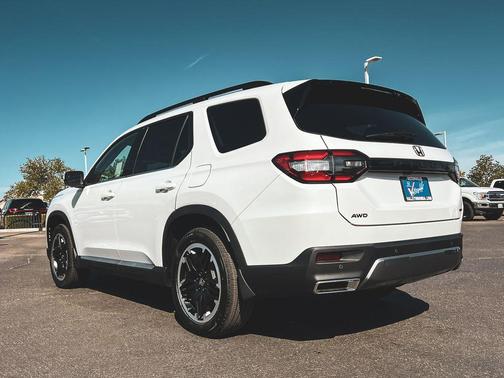 Platinum White Pearl 2026 Honda Pilot Touring S