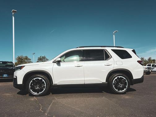 Platinum White Pearl 2026 Honda Pilot Touring S