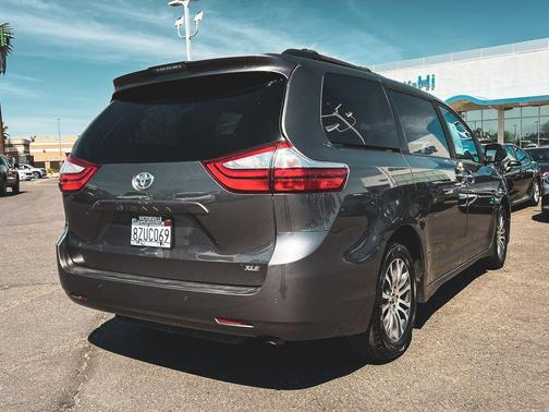 2019 Toyota Sienna L