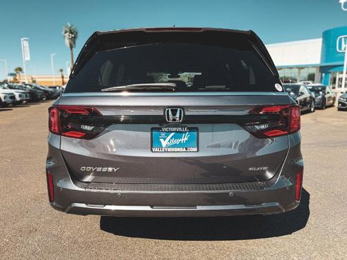 Modern Steel Metallic 2027 Honda Odyssey Elite
