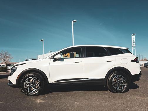 2024 Kia Sportage LX