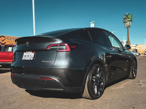 2024 Tesla Model Y Performance