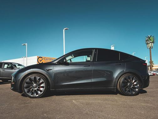 2024 Tesla Model Y Performance