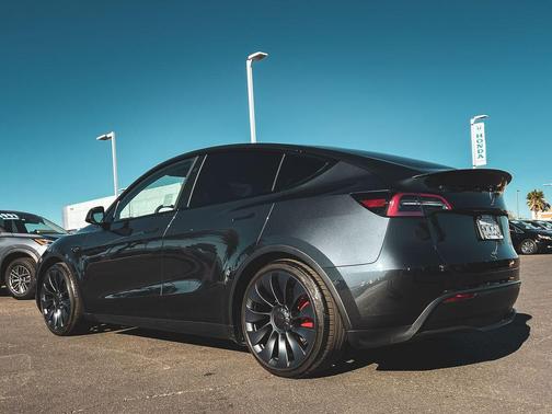 2024 Tesla Model Y Performance