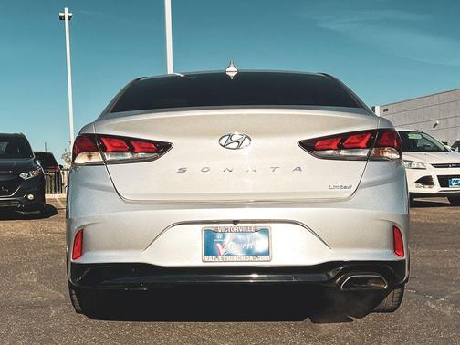 Symphony Silver 2018 Hyundai SONATA Limited
