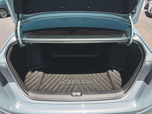 Urban Gray Pearl 2026 Honda Accord SE