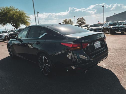 Black 2025 Nissan Altima SR