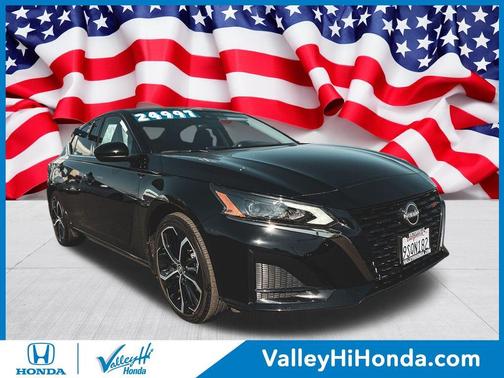 Black 2025 Nissan Altima SR