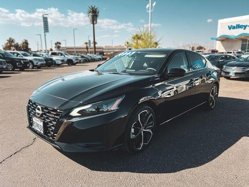 Black 2025 Nissan Altima SR