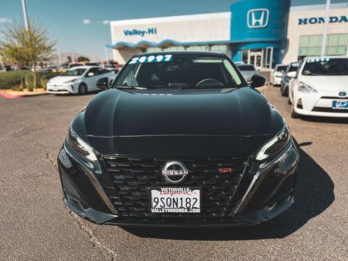 Black 2025 Nissan Altima SR