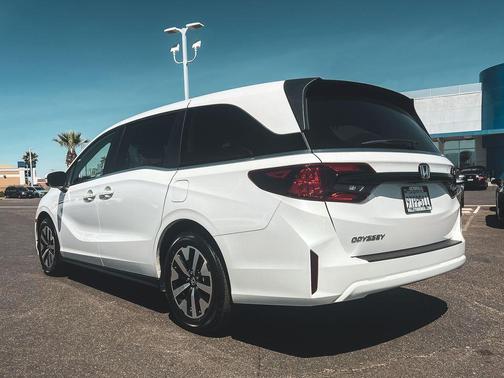 White 2025 Honda Odyssey EX-L