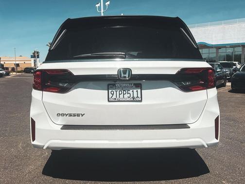White 2025 Honda Odyssey EX-L