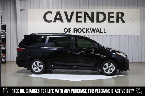 2020 Toyota Sienna LE