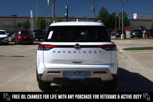 2025 Nissan Pathfinder Platinum FWD