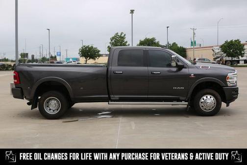 2021 RAM 3500 Laramie Crew Cab 4x4 8' Box