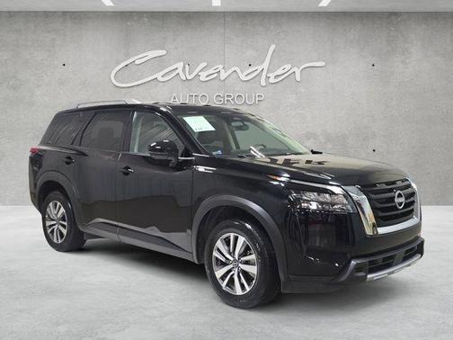 2025 Nissan Pathfinder SL 4WD