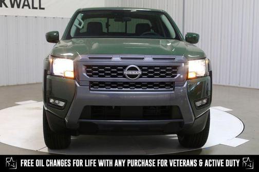 2025 Nissan Frontier SV