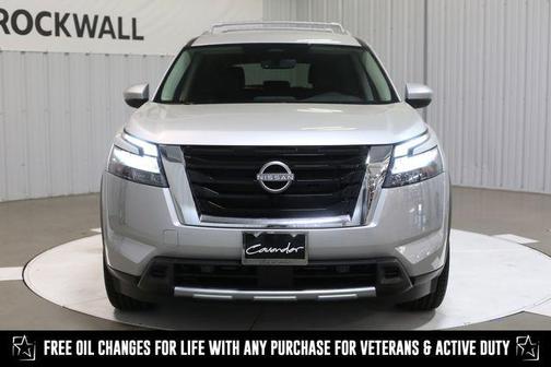 2025 Nissan Pathfinder SL FWD