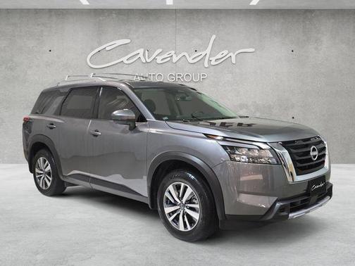 2025 Nissan Pathfinder SL FWD