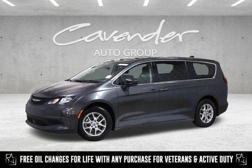 2023 Chrysler Voyager LX