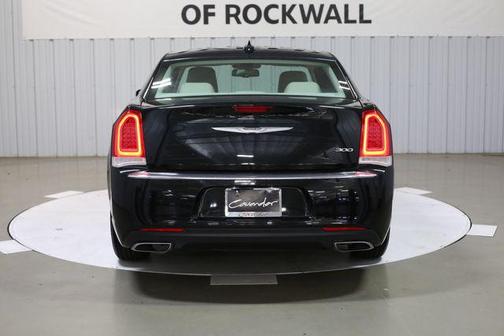2016 Chrysler 300 Limited