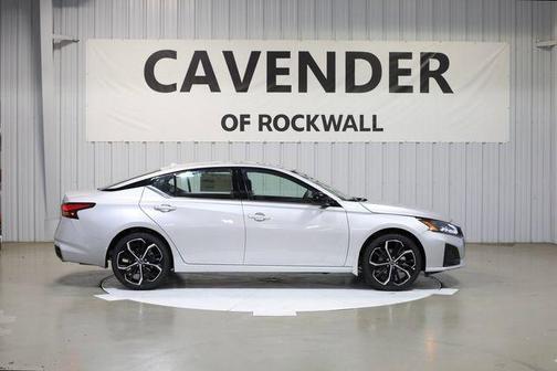 2025 Nissan Altima SR FWD