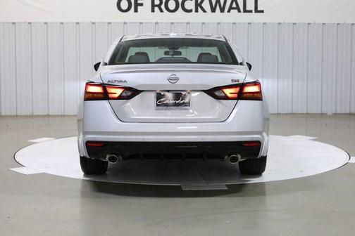 2025 Nissan Altima SR FWD