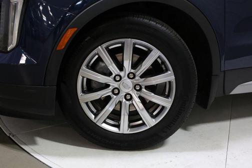 2022 Cadillac XT4 Premium Luxury