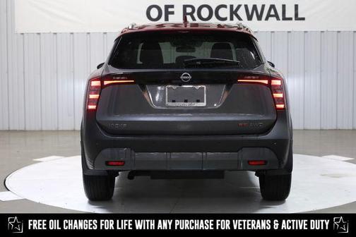 2025 Nissan Kicks SR