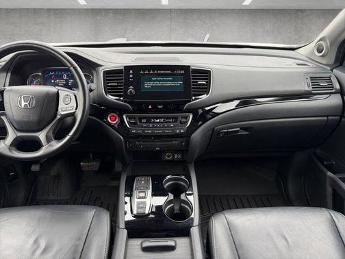 2022 Honda Pilot Touring 8-Passenger