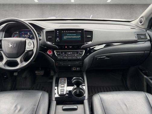 2022 Honda Pilot Touring 8-Passenger