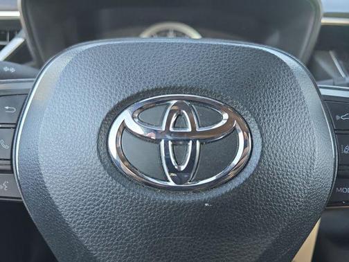 Classic Silver Metallic 2022 Toyota Corolla SE