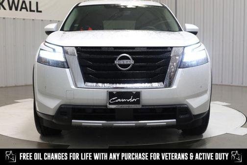 2025 Nissan Pathfinder SL 4WD