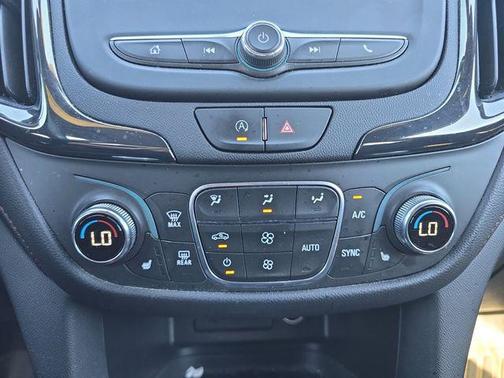 Blue Glow Metallic 2022 Chevrolet Equinox FWD RS