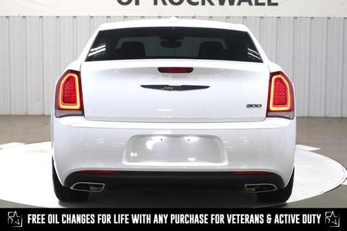 2023 Chrysler 300 Touring