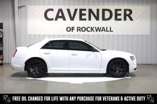 2023 Chrysler 300 Touring
