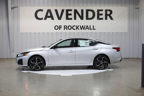 2025 Nissan Altima SR FWD