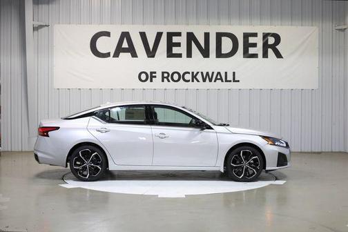 2025 Nissan Altima SR FWD