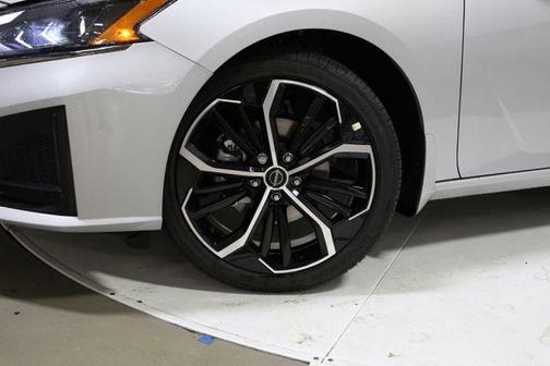 2025 Nissan Altima SR FWD