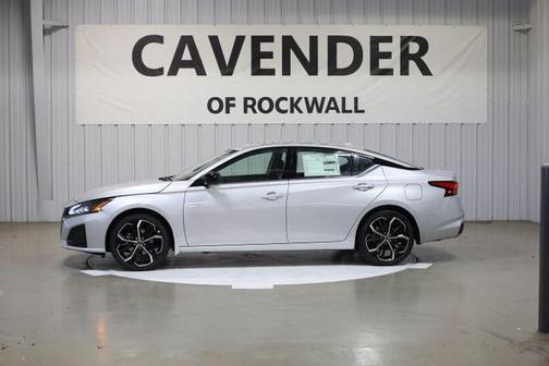 2025 Nissan Altima SR FWD