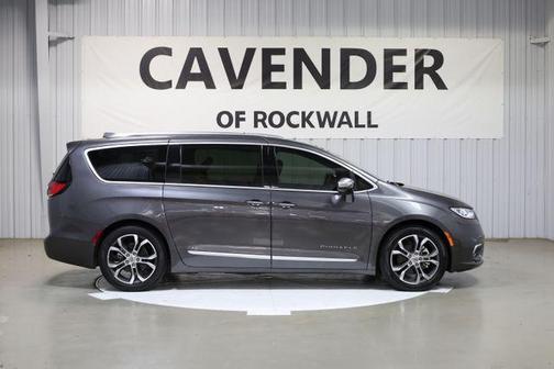 2022 Chrysler Pacifica L