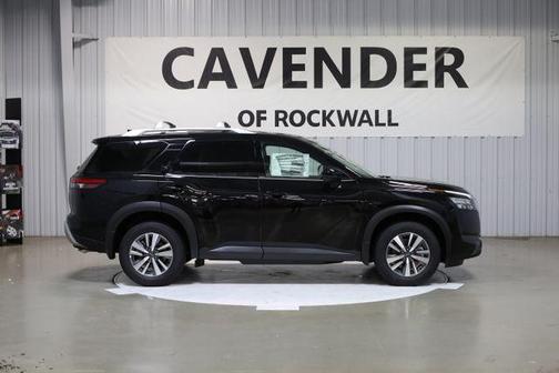 2025 Nissan Pathfinder SL 4WD