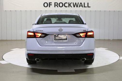 2025 Nissan Altima SR FWD