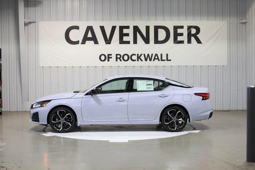 2025 Nissan Altima SR FWD